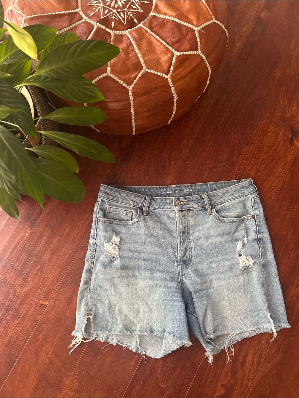 Old Navy OG Straight Cutoff Denim Shorts